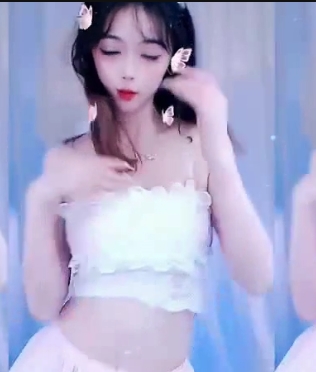 《虎牙小软软定制的有尺度热舞：秦芳的性感舞蹈精湛动感美艳》