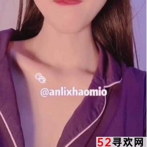 小白·李：推特暗里着迷作品中的完美身材和灵动眼神，让人着迷不已