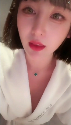 美艳性感：张晓燕疯狂抖音新篇NV+4.3G百度盘资源，观看美女情难自禁精选漂亮馒头疯狂妹子作死！