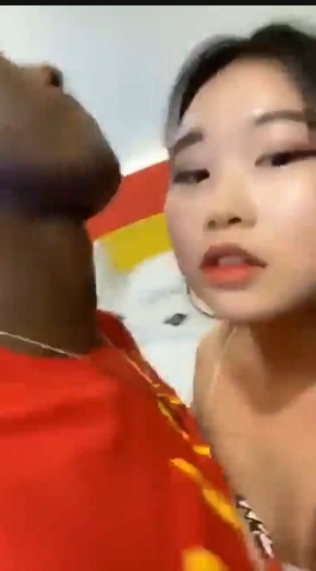 美眉安若溪寻找黑爹：黑爹的优势、未来发展趋势、受欢迎程度、有钱有魅力、耐心温柔、女性追求、社会地位、伴侣