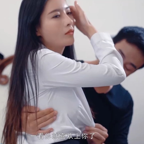 珍藏版最美模特小雨四部合集：超高颜值、无圣光高清、4V、2.65G百度云资源