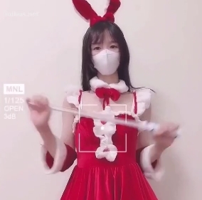 50M红衣小妹子1V视频