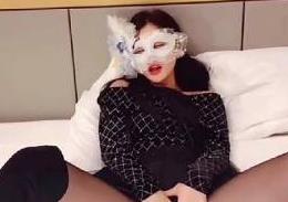 Vivian黑丝长靴女神范儿，广州露脸，371m羞于百度！