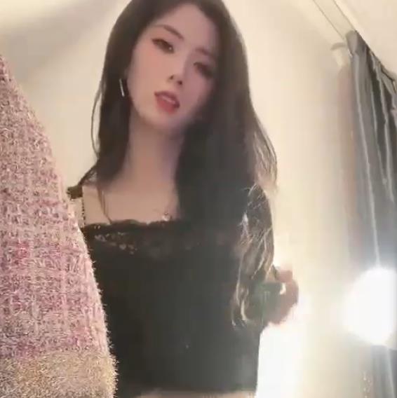 定制花椒·高颜值主播鱼鱼·紫薇16V445M