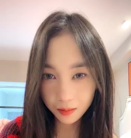 月月嗷高颜值直播视频：娜子打粑粑，13V6.8G，多种下载方式。