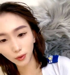 美女服装诱惑：摆弄小腰，1V1.96GB百度盘转载