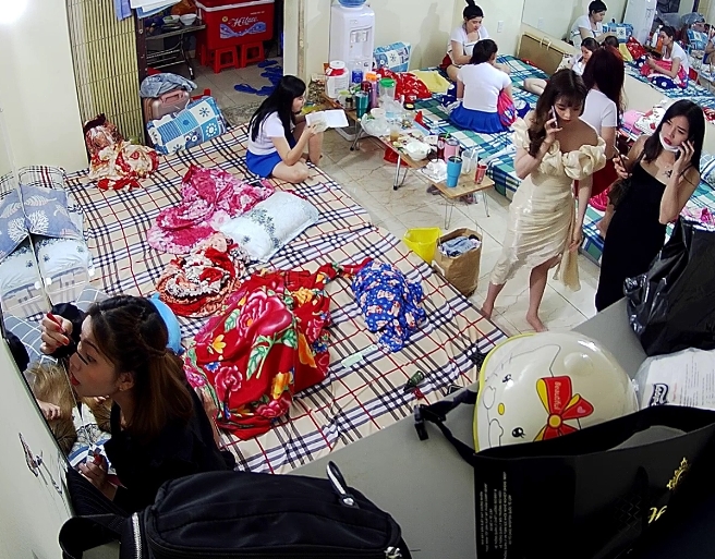 搬运摄像头会所女生大罩杯大长腿私密作息10V1.2G百度盘