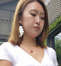 紧身长裤美女：高跟长腿魅力全开！视频百度云分享