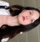 1V美女穿紧身牛仔裤长腿吊带视频，3.31G百度云