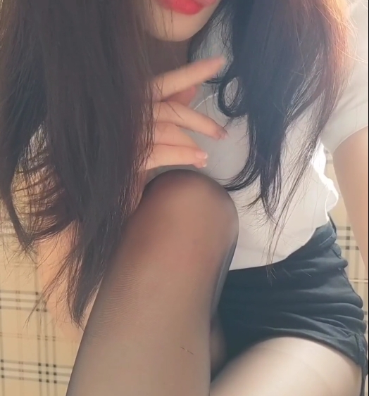 妖怪桃桃子黑丝教师7三人游2V198MB百度网资源