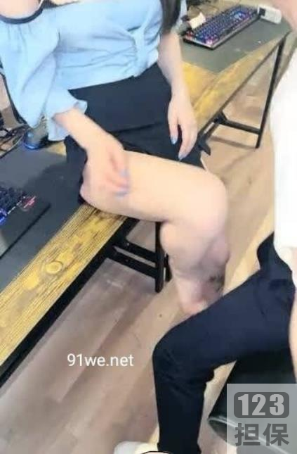 1v879M顶级美少女泽美浮力姬久妖站视频激战！公共网吧1v879M下载关注！