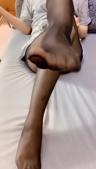 北北学姐性感网红腿模袜子视频2.69G