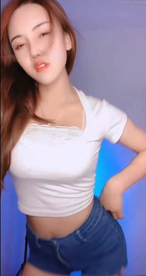 快手主播小岚岚定制高颜值完美身材作品，欣赏好评大小视频