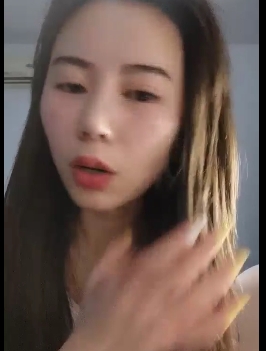 怡宝水粉红御姐范女主播完美赘肉，舒服好感提升1.66G视频