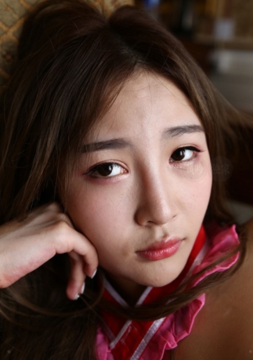 尤果网模特杜雨含青春甜美，美腿日常，抖音开播打赏，私下亲密接触，7.55G精彩作品，长相清纯行为奔放。