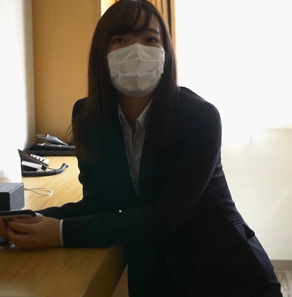 恋足癖博物馆:丝袜美脚女大学生挠求职视频(1V,1.27G)