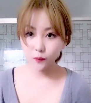 黄色短发小姐姐1v-459.81MB百度云