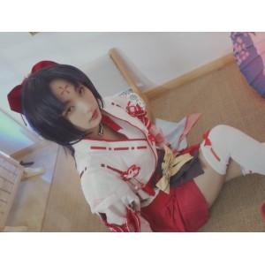 限时特惠神樂坂真冬Cosplay女神合集，抖音经典动漫角色，白色丝袜、蝴蝶结与鹿角，宅男必备资源！