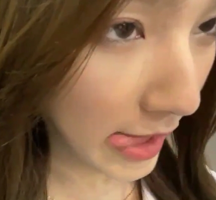 Twitter女神佳凯小鲜奶作品合集：大长腿+高颜值，最全资源