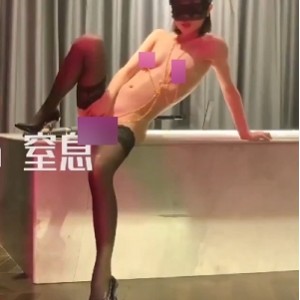 推特大物件神_dom窒息咖啡店女老板的精选作品——真实大物件小的眼罩视频