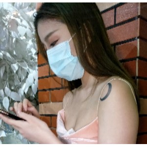 美女穿吊带连衣裙展示美腿高跟视频5V/7.98G/百度云
