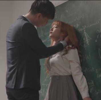 放学后的教室想被老师狠狠的CR[1V-355M]商品标题可以为：CR系列1V-355M教室特别版