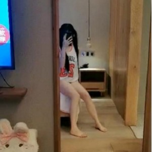 粉嫩浮力姬虎牙超人气新人可爱幼齿粉嫩妹子妹子最新散播合集