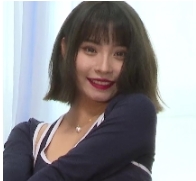 可爱张小美脚丫