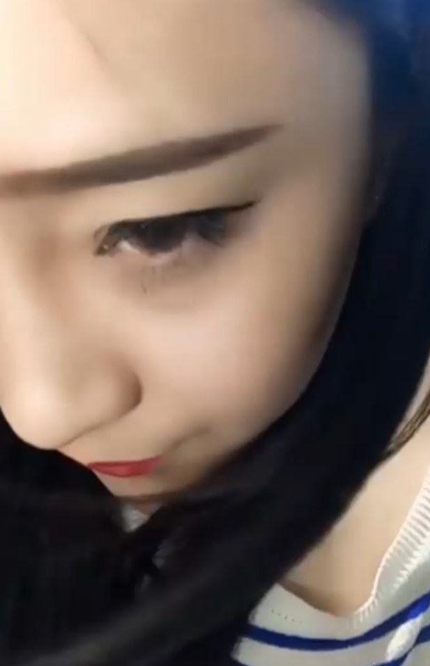 服装店老板娘娜美直播销售服装百度云资源1V446m解压密码“上村花论坛看小”