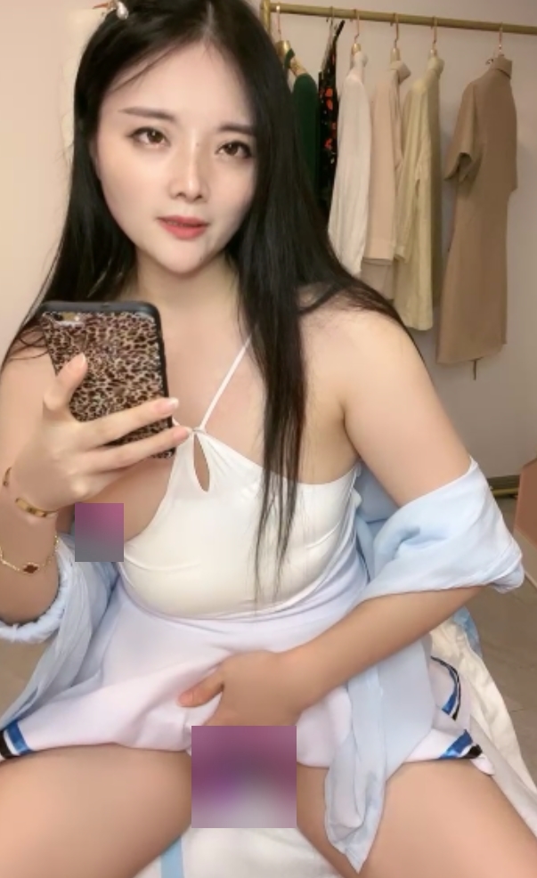 服装店老板娘私密视频曝光：打烊后放飞自我，撩起裙子放飞自我详细描述