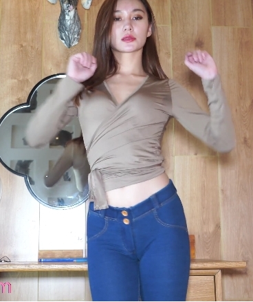 古丽米热第三期舞蹈视频8V996MB下载