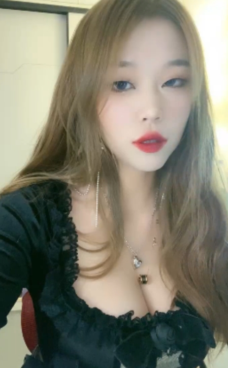 劲爆盯送口水磨铁棒:lili莉莉丝1V视频大小1.2G百度云