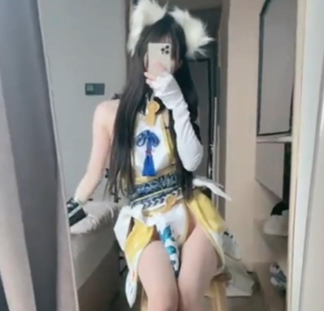 超嫩网红女神-anbaby私拍视频58个，照片801张