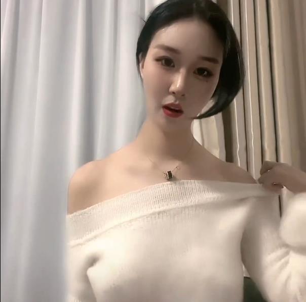 疯狂抖音：户喻晓作品集，420V视频3.6G大小