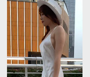 商场尤物芝芝booty晚礼服透视有趣内裤漏乳男摄影师高颜值