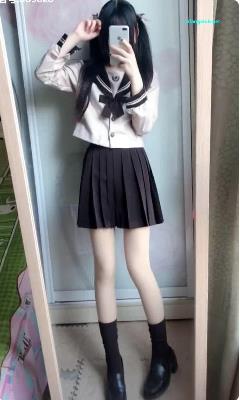 抖音网红晨意野餐兔热舞合集，美腿妹子露脸诱人