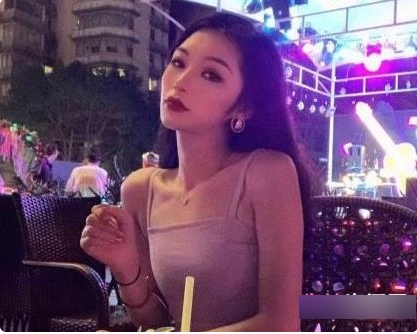 网红小可爱老师一对一盯送，火爆推荐！