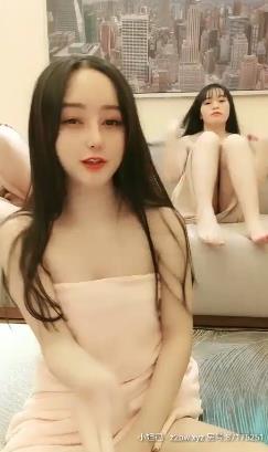 小热巴与闺蜜独特表演，3V视频合集，5.1G下载，全网爆火