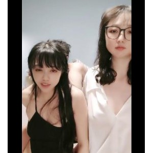 幸福眼镜哥双F少F自拍视频，时长25分钟，双人抢D吹，Y秽KJRJ，互动技能，下载观看