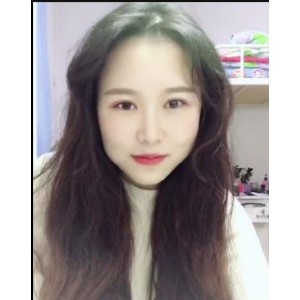 高颜值小姐姐小雨原相机自拍小视频，观看小情侣生活