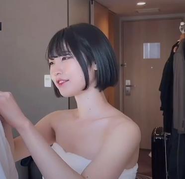 蜜桃传媒第三弹作品发布！大学生女孩弯弯主演，时长27分48秒，精美画面不容错过！
