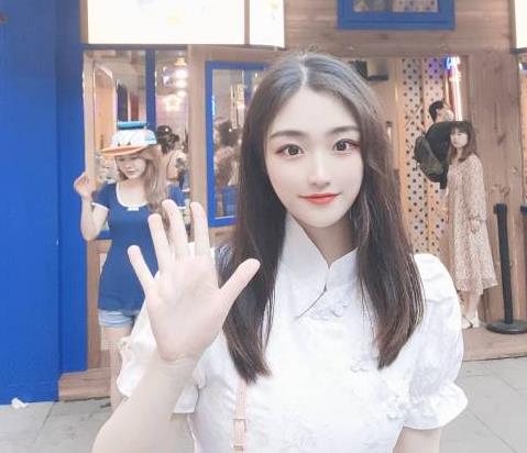 南航空姐美颜八字奈身材经典美女1V视频5.7G下载