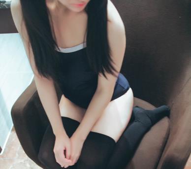 团子少女：嫩妹cosplay粉嫩JK，精彩作品视频不容错过！