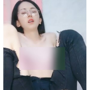 反差眼镜妹小美16V+15G视频资源