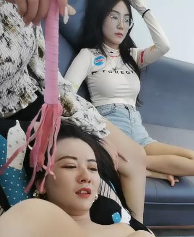 社交媒体女大学生：形象展示与粉丝吸引