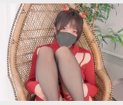 玩偶姐姐R圣诞特辑：迷人身材大长腿，20分钟粉嫩自拍视频