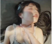 超人气新人：可爱女神黑丝女仆24分钟互动视频