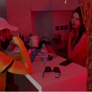 网红主播欣桐的诱惑美团小哥1V-220M