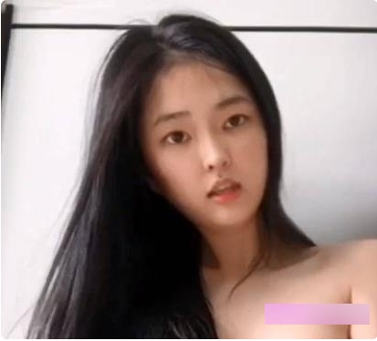 可爱甜美的芋喵喵学生妹，完美露脸展示，适合10级以上的用户。