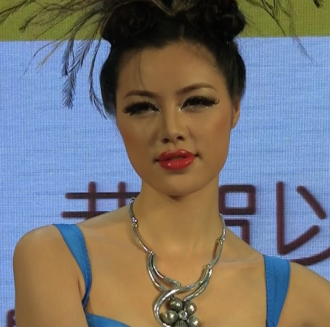 经典内衣秀2012莎原版高清视频